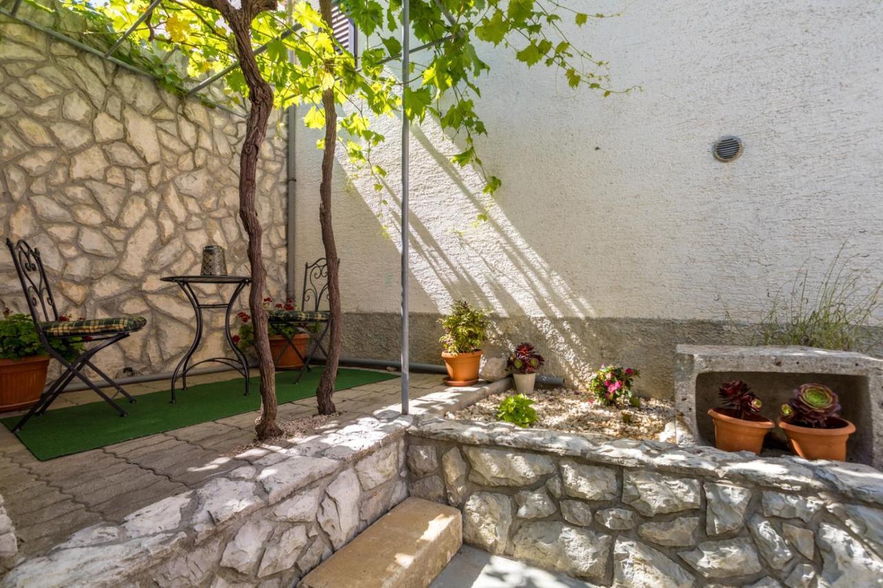 Rustical Nest Krk Old City Кърк Екстериор снимка